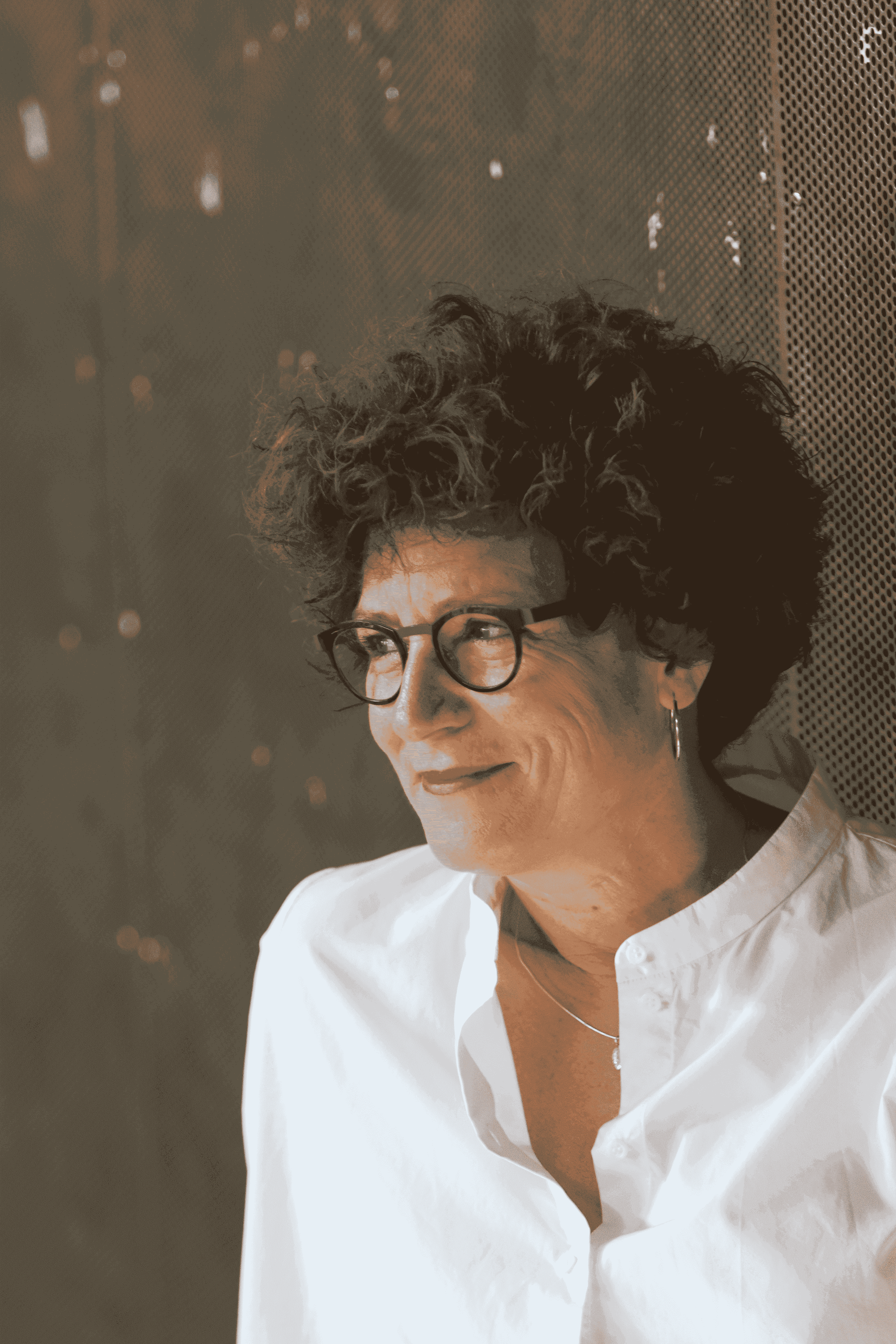Luc LEROUX signe un beau portrait de Nathalie NÉGRO dans la revue Femmes ici et d&rsquo;ailleurs